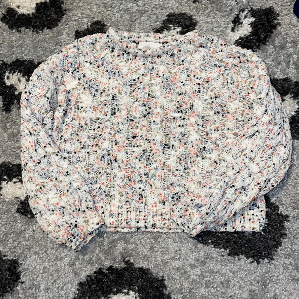 Soft sweater! So cute! Never worn!